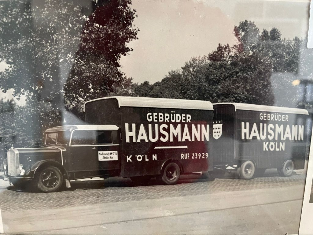 Bild von LKW Hausmann Umzüge Ihr Partner für Umzüge und Entrümpelung